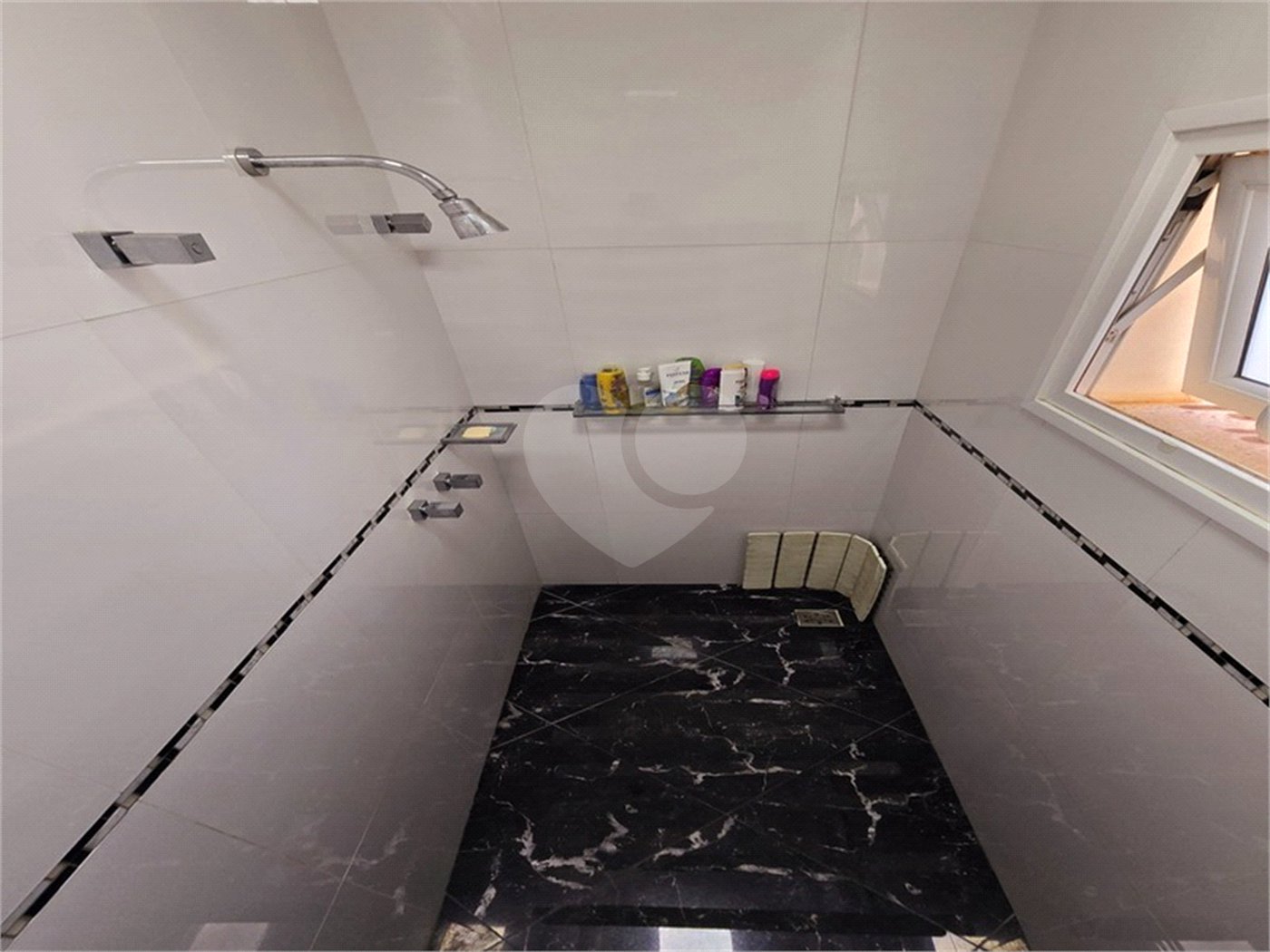 Casa à venda com 4 suítes no condomínio Jardim Residêncial da Villa Suiça, Indaiatuba - SP