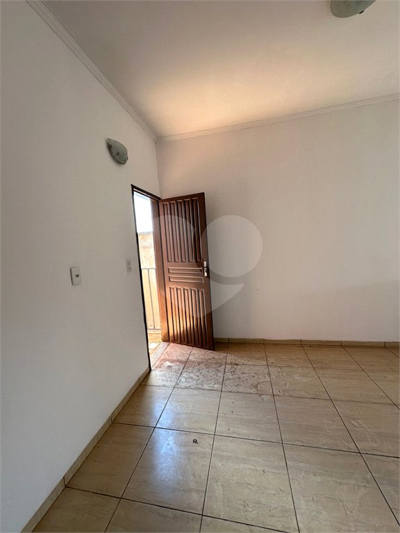 Sobrado à venda ou para alugar com 4 quartos, sendo 2 suítes, em Vila Lacíria, Ponta Porã, MS