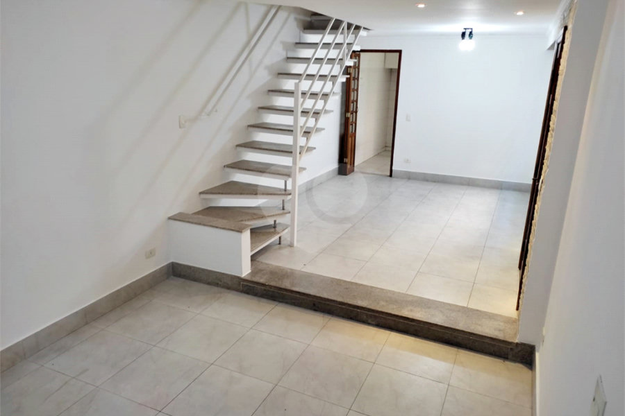 Sobrado à venda com 3 quartos, sendo 1 suíte,  em Vila Medeiros, São Paulo, SP
