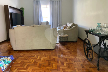 Casa à venda com 3 quartos, sendo 1 suíte, no Centro, Araraquara, SP