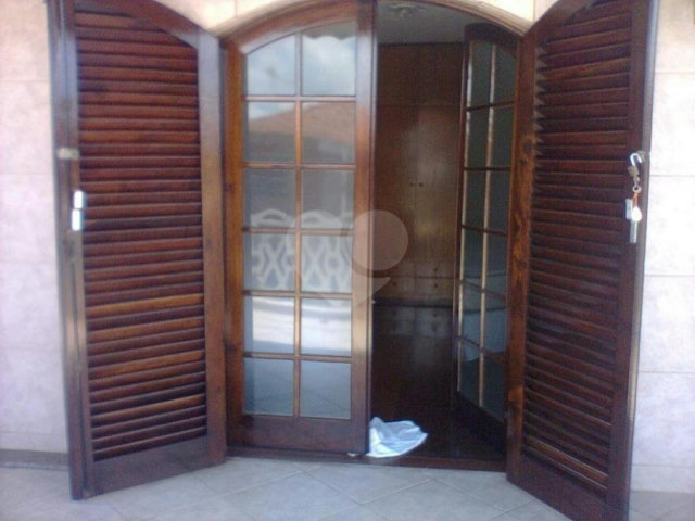 Sobrado à venda com 4 quartos, sendo 1 suíte,  em Jaçanã, São Paulo, SP