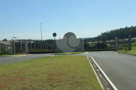 Casa à venda no condomínio Villa dos Pinheiros, Indaiatuba - SP