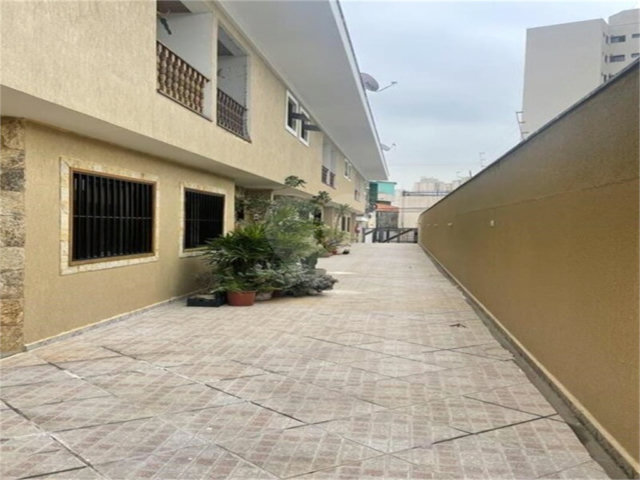 Casa à venda com 3 quartos, sendo 1 suíte,  no condomínio Beatriz, São Paulo - SP