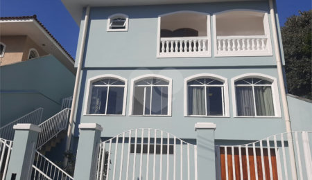 Sobrado à venda com 4 quartos, sendo 2 suítes,  em Tremembé, São Paulo, SP