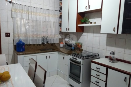 Sobrado à venda com 3 quartos, sendo 2 suítes, em Parque Vitória, São Paulo, SP