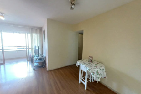 Apartamento à venda com 3 quartos, sendo 1 suíte, em Jardim das Acácias, São Paulo, SP