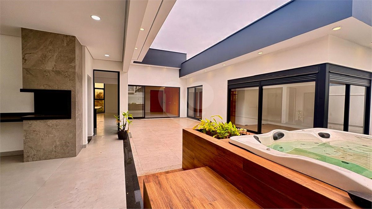 Casa à venda com 3 suítes no condomínio Campos do Conde I e II, Sorocaba - SP