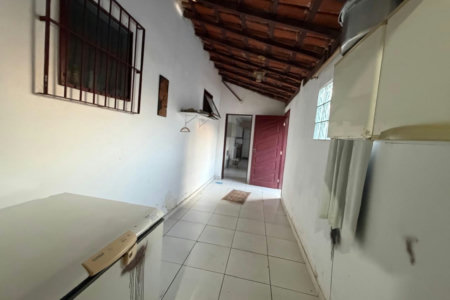 Casa Térrea à venda com 9 quartos, sendo 2 suítes, no condomínio Seranila, Monte Mor - SP