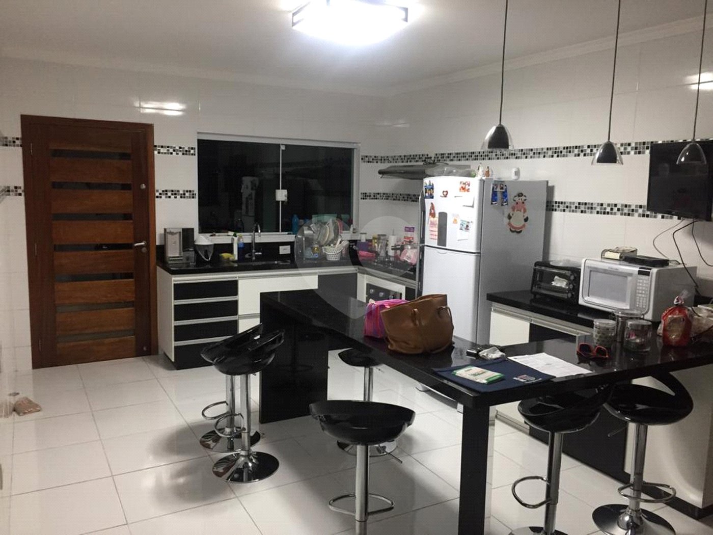 Sobrado à venda com 3 quartos, sendo 1 suíte,  em Alto da Boa Vista, Mogi das Cruzes, SP