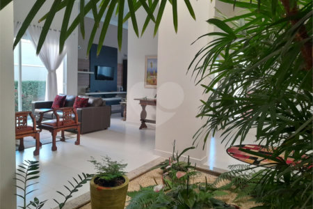 Casa à venda com 5 suítes no condomínio Ipe Velho, Vinhedo - SP