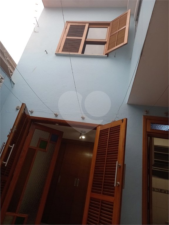 Sobrado à venda com 4 quartos, sendo 2 suítes, em Vila Hamburguesa, São Paulo, SP