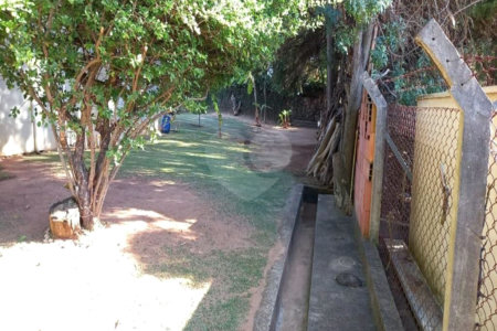 Casa à venda com 3 quartos, sendo 1 suíte,  em Bosque, Vinhedo, SP