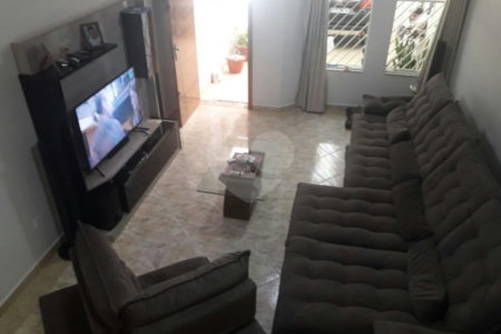 Sobrado à venda com 3 quartos, sendo 1 suíte, em Parque Vitória, São Paulo, SP