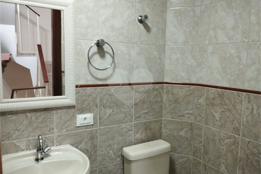 Casa à venda com 3 quartos, sendo 1 suíte, no condomínio Residencial Jardim das Palmas, São Paulo - SP