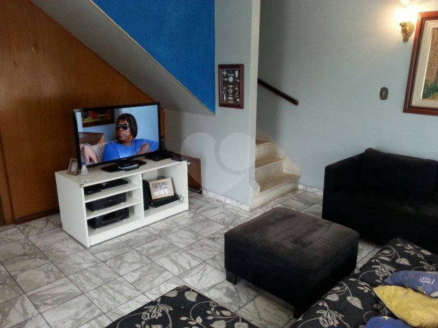 Sobrado à venda com 3 quartos, sendo 1 suíte,  em Vila Galvão, Guarulhos, SP