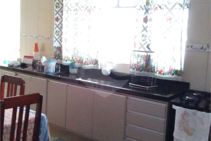 Sobrado à venda com 6 quartos em Horto, São Paulo, SP