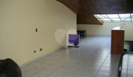 Sobrado à venda com 4 quartos, sendo 2 suítes,  em Carandiru, São Paulo, SP