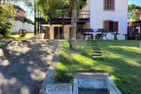 Casa à venda com 4 quartos, sendo 2 suítes, em Ferradura, Armação dos Búzios, RJ