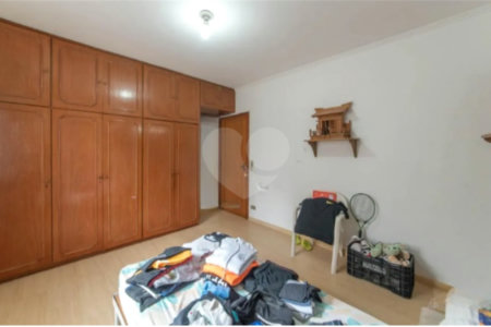 Casa à venda com 5 quartos, sendo 3 suítes, em Vila Santo Estéfano, São Paulo, SP