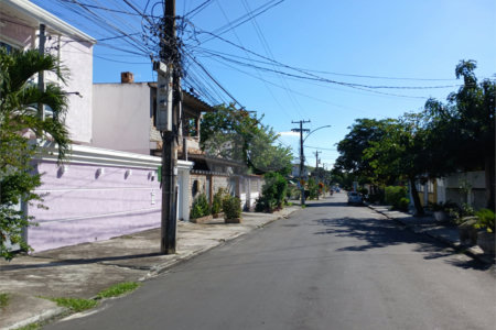 Casa à venda com 4 quartos, sendo 1 suíte, em Campo Grande, Rio de Janeiro, RJ