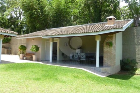 Casa à venda com 3 quartos, sendo 1 suíte, no condomínio Vivenda das Vinhas, Vinhedo - SP