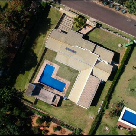 Casa à venda com 5 quartos, sendo 3 suítes, no condomínio Residencial Vale das Laranjeiras, Indaiatuba - SP