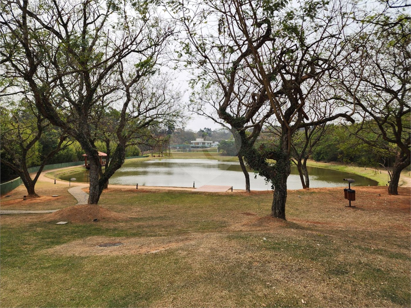 Casa à venda ou para alugar com 4 suítes no condomínio Residencial Arboretum, Vinhedo - SP