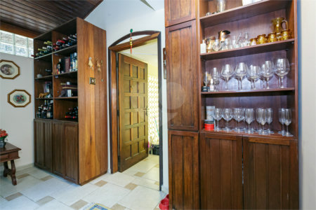 Sobrado à venda com 4 quartos, sendo 1 suíte, em Alto da Boa Vista, São Paulo, SP
