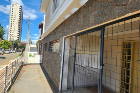 Sobrado à venda com 4 quartos, sendo 1 suíte, no Centro, Araraquara, SP