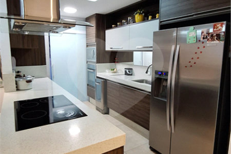 Apartamento à venda com 3 quartos, sendo 1 suíte,  em Vila Leonor, São Paulo, SP