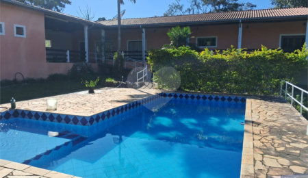 Chácara à venda com 3 quartos, sendo 1 suíte,  em Bairro do Machadinho, Angatuba, SP
