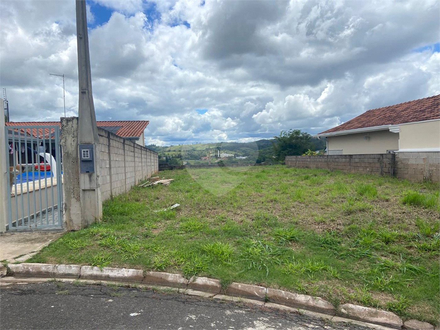 Terreno à venda em Pinheirinho, Vinhedo, SP