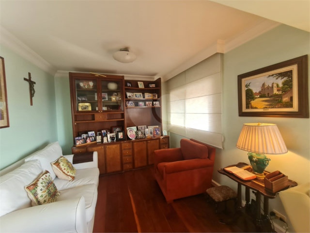 Apartamento à venda com 3 quartos, sendo 2 suítes,  em Alto da Boa Vista, São Paulo, SP