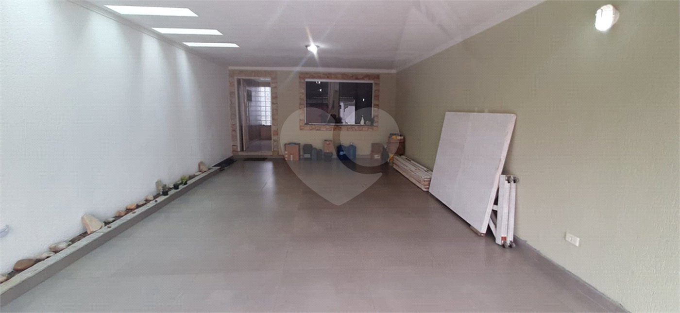 Sobrado à venda com 4 quartos, sendo 1 suíte, em Vila Lúcia, São Paulo, SP