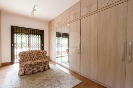 Casa Térrea à venda com 5 suítes em Jardim Marajoara, São Paulo, SP