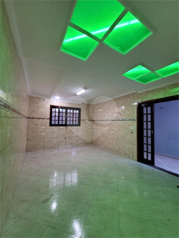 Sobrado à venda com 3 quartos, sendo 1 suíte,  em Jardim Ana Rosa, Suzano, SP