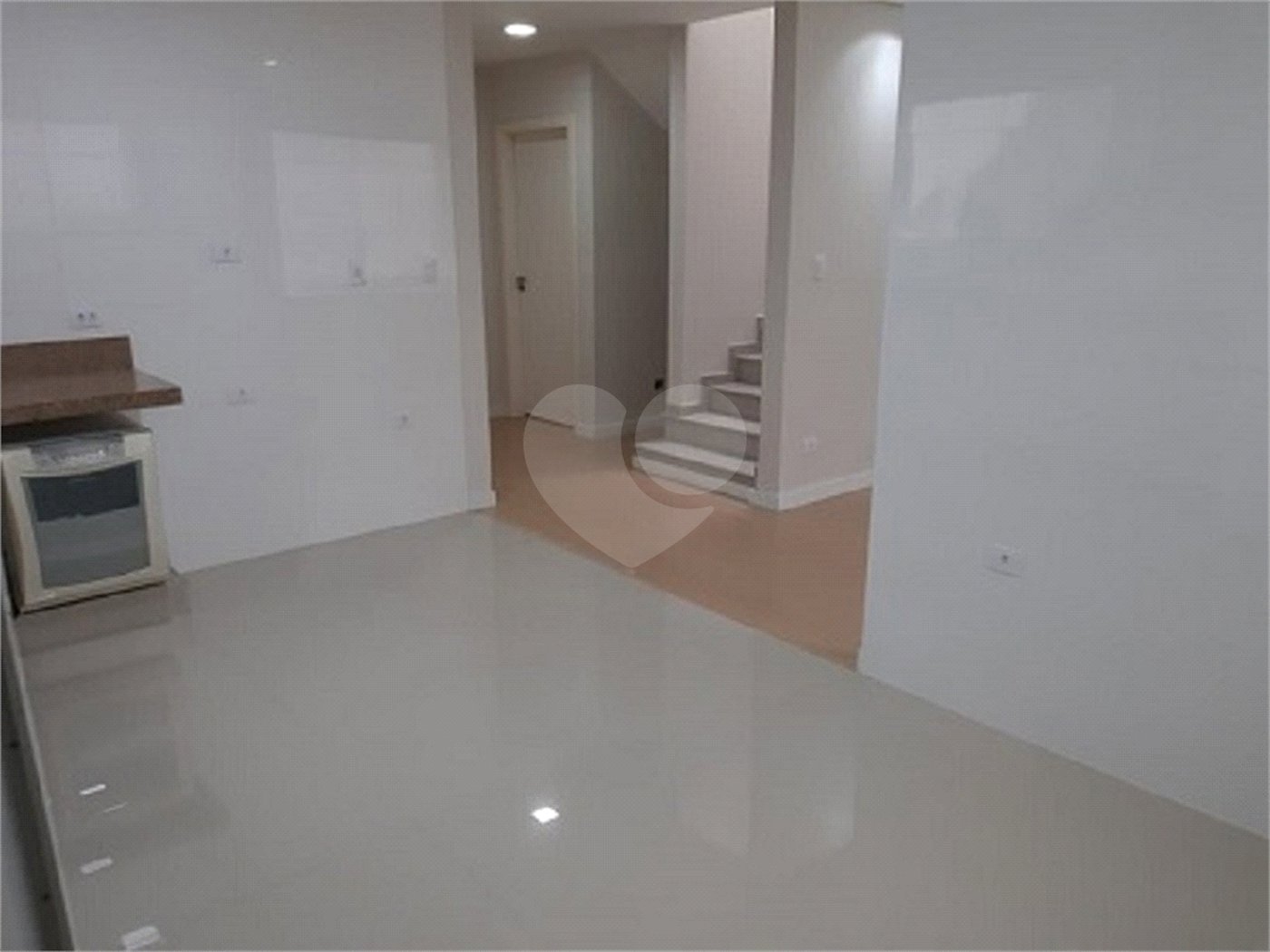 Sobrado à venda com 3 quartos, sendo 2 suítes, em Tremembé, São Paulo, SP