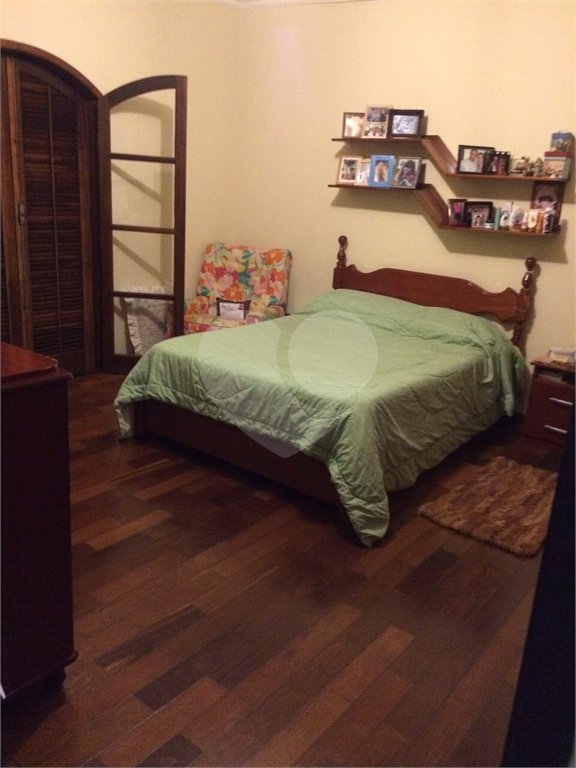 Sobrado à venda com 3 quartos, sendo 1 suíte, em Serra da Cantareira, Mairiporã, SP