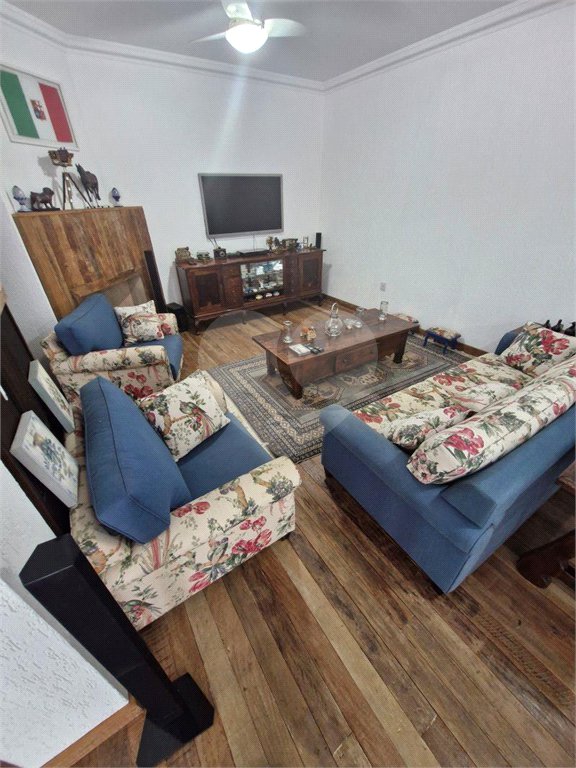 Casa à venda com 4 suítes no condomínio Estância Marambaia, Vinhedo - SP