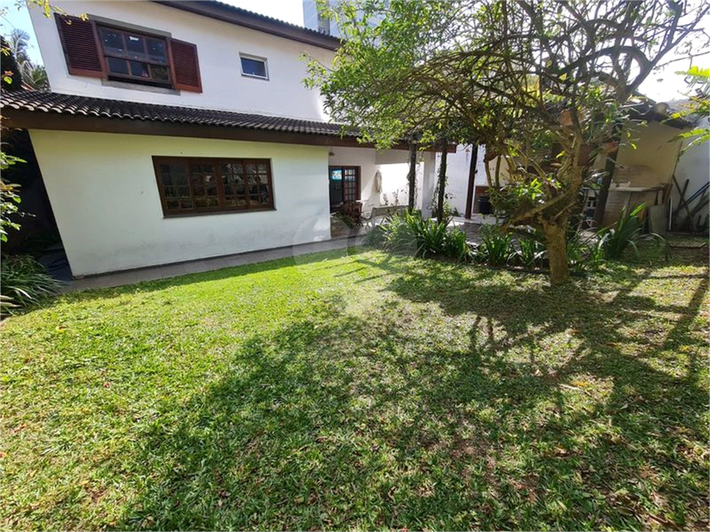 Sobrado à venda com 4 quartos, sendo 1 suíte, em Granja Julieta, São Paulo, SP