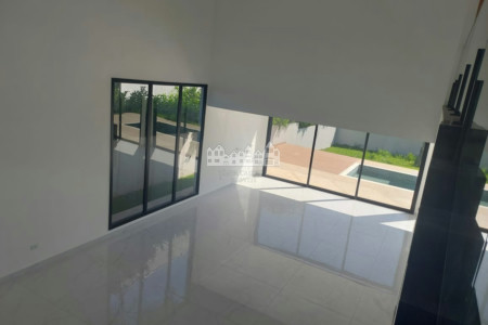 Casa à venda com 4 suítes no condomínio Shambala 2, Atibaia - SP
