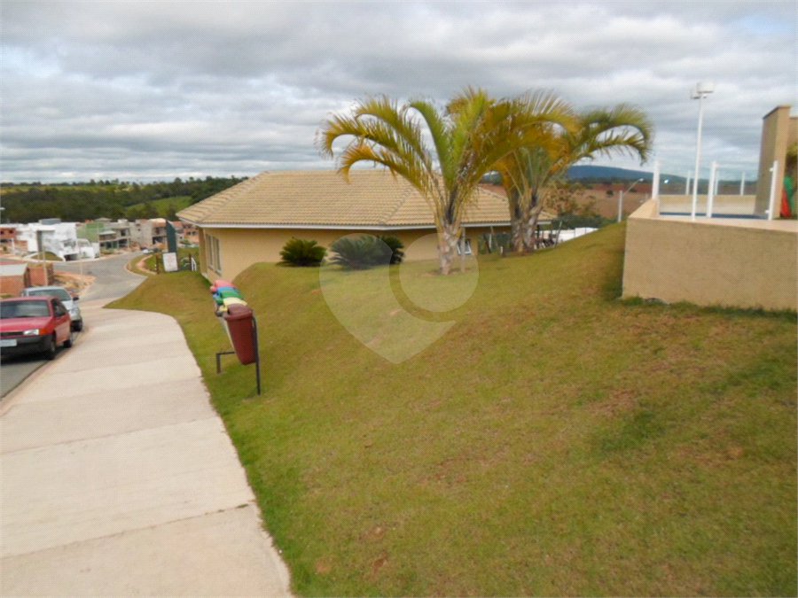 Casa à venda com 4 quartos, sendo 1 suíte, no condomínio Villagio Milano, Sorocaba - SP