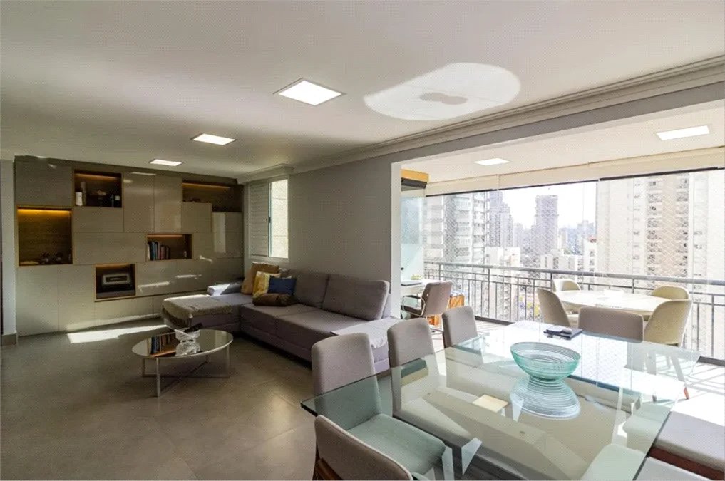 Apartamento à venda com 3 quartos, sendo 2 suítes, em Brooklin Paulista, São Paulo, SP