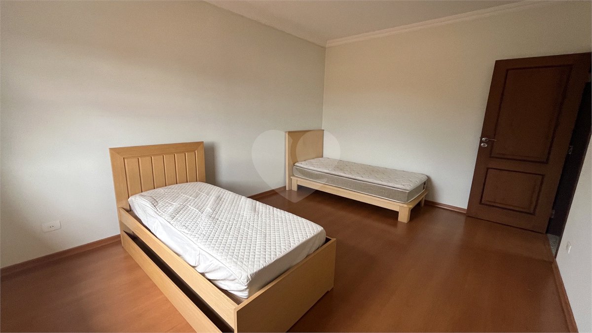 Sobrado à venda ou para alugar com 4 quartos, sendo 2 suítes, em Jardim Terceiro Centenário, Atibaia, SP