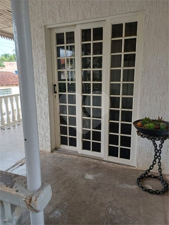 Casa à venda com 4 quartos em Estação, São Roque, SP