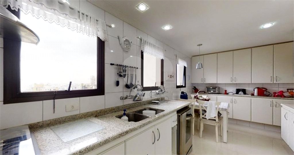 Apartamento à venda com 3 quartos, sendo 2 suítes, em Vila Suzana, São Paulo, SP