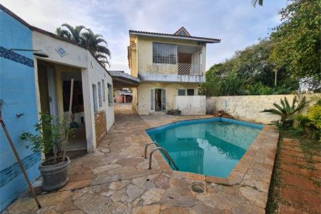 Casa à venda com 3 quartos, sendo 1 suíte, no Centro, Araçoiaba da Serra, SP