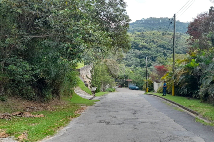 Terreno à venda no condomínio Alpes da Cantareira, Mairiporã - SP