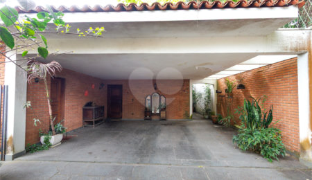 Casa à venda com 3 quartos, sendo 1 suíte, em Campo Belo, São Paulo, SP