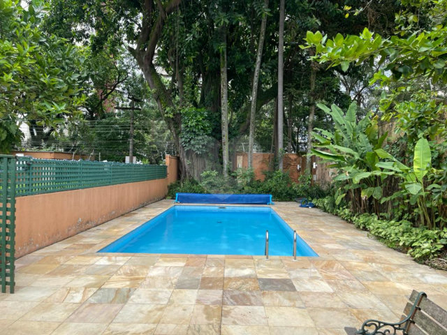 Casa à venda com 4 suítes no condomínio Conjunto Residencial São Benedito, São Paulo - SP